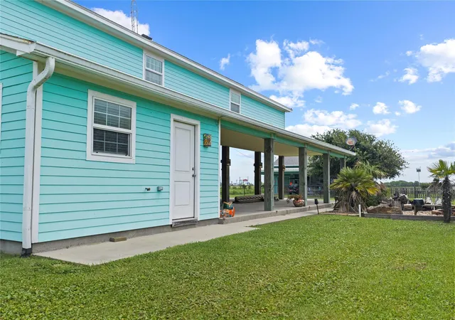 Homes for sale in Crystal Beach, TX | 930 West Ln, Crystal Beach, TX 77650 | MLS# 30868091
