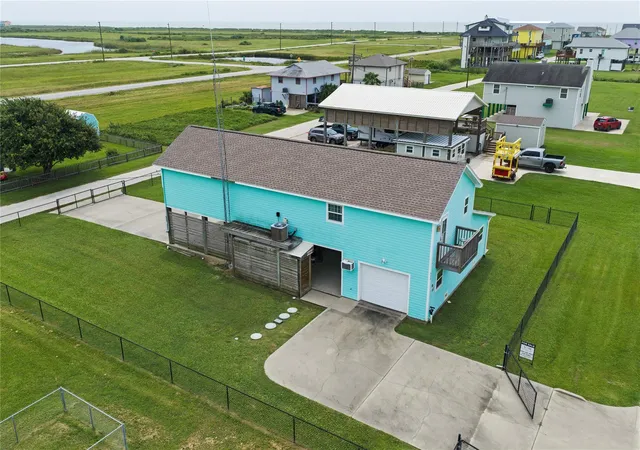 Homes for sale in Crystal Beach, TX | 930 West Ln, Crystal Beach, TX 77650 | MLS# 30868091