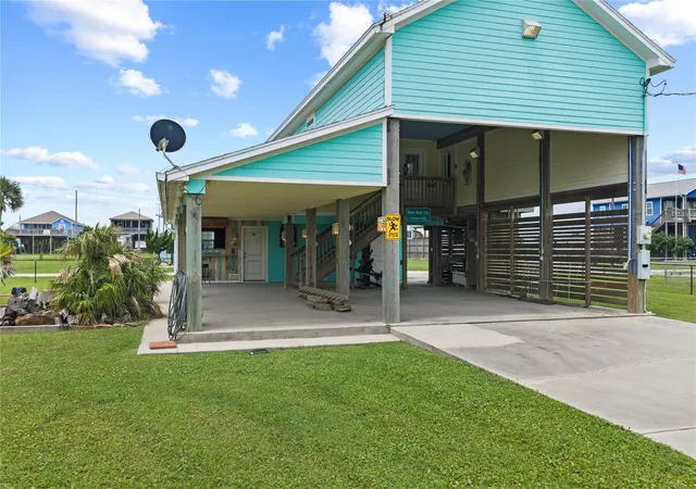 Homes for sale in Crystal Beach, TX | 930 West Ln, Crystal Beach, TX 77650 | MLS# 30868091