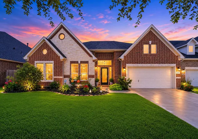 Photo 1 of Single family home for sale at 4329 S Meridian Greens Dr, Dickinson, TX 77539 | MLS# 76059709 | Listing updated on 2026-08-26