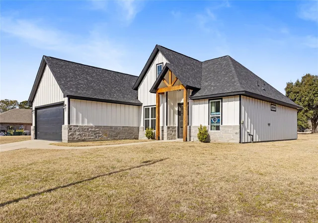 Homes for sale in Trinity, TX | 67 Westwood Dr E, Trinity, TX 75862 | MLS# 4161185