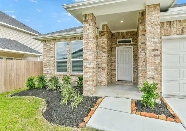 Photo 2 of Single family home for sale at 3011 King Oak St, Baytown, TX 77251 | MLS# 29444085 | Listing updated on 2026-08-30
