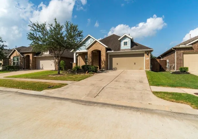 Photo 2 of Single family home for sale at 9615 Spring Ct, Rosharon, TX 77583 | MLS# 5836107 | Listing updated on 2026-08-08