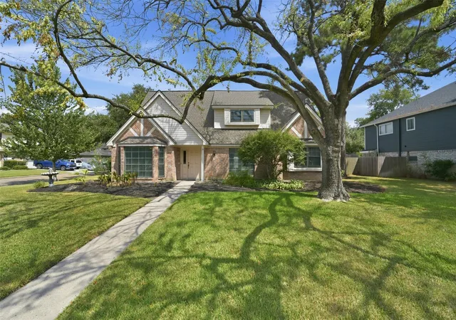 Photo 3 of Single family home for sale at 8130 Fernbrook Ln, Houston, TX 77070 | MLS# 77750523 | Listing updated on 2026-09-12