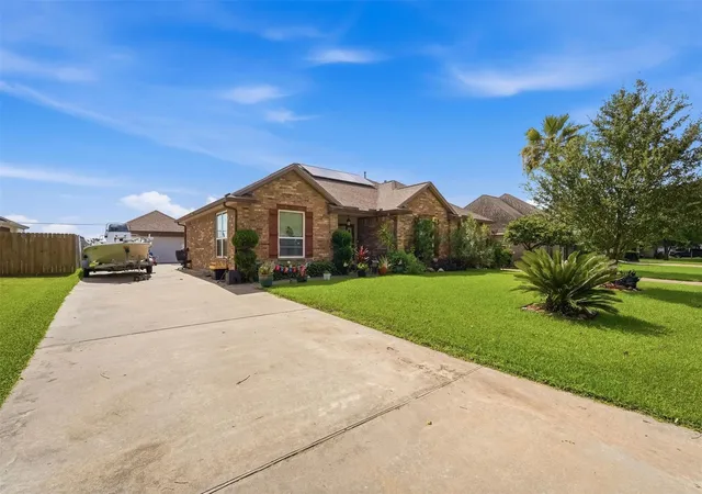 Photo 2 of Single family home for sale at 2610 18th Street N, Texas City, TX 77590 | MLS# 56642831 | Listing updated on 2026-09-02