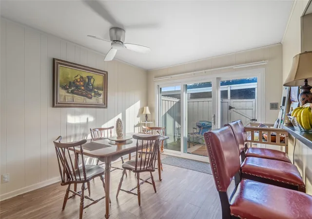 Listing Photo 5 - Condo for sale in building located at 2061 Winrock Blvd, Houston, TX 77057 - Unit #53