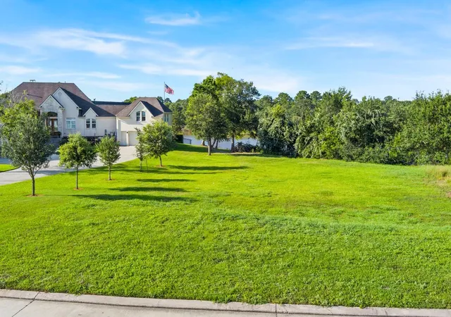 Photo 1 of Land for sale at 4440 E Byp Maison Cir, Dickinson, TX 77539 | MLS# 68487121 | Listing updated on 2026-09-23
