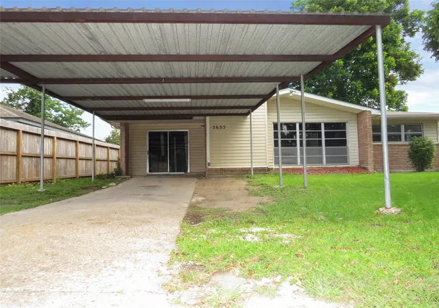 Homes for sale in Houston, TX | 5635 Ashburn St, Houston, TX 77033 | MLS# 10521984