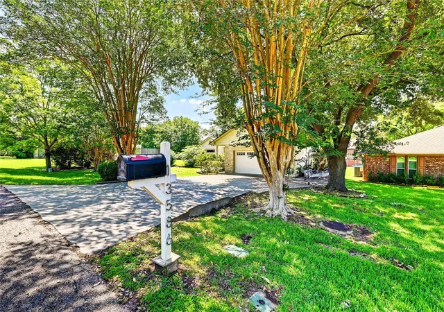 3rd image of 13586 Bunker Hill Dr, Willis, TX 77318 | MLS# 80092786