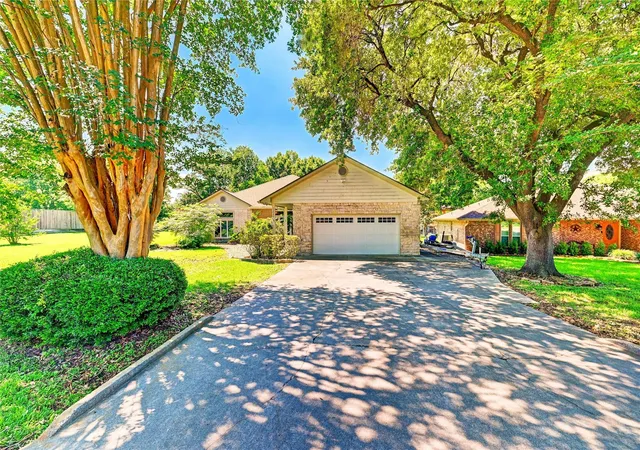 4th image of 13586 Bunker Hill Dr, Willis, TX 77318 | MLS# 80092786