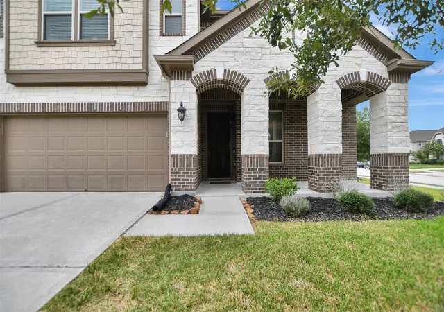 Photo 3 of Single family home for sale at 13219 Bellwick Arbor Tr, Houston, TX 77044 | MLS# 74426472 | Listing updated on 2026-09-19