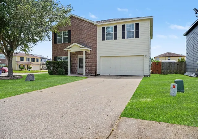Photo 3 of Single family home for sale at 2622 Tarpon Dr, Texas City, TX 77591 | MLS# 44238741 | Listing updated on 2026-09-05