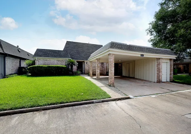 1st image of 2711 Olympia Dr, Missouri City, TX 77459 | MLS# 35252592