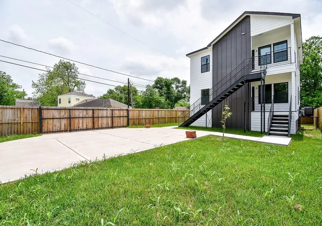 Photo 2 of Multi family home for sale at 2707 Kirk St, Houston, TX 77026 | MLS# 38878356 | Listing updated on 2026-08-30