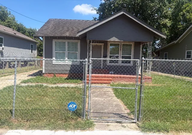 Photo 1 of Single family home for sale at 3275 Brandon St, Beaumont, TX 77705 | MLS# 34553267 | Listing updated on 2026-09-10