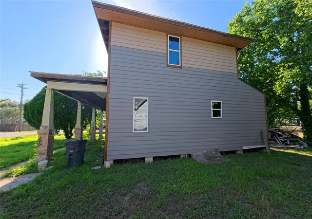 Photo 3 of Multi family home for sale at 1303 5th St, Bay City, TX 77414 | MLS# 65712520 | Listing updated on 2026-09-15
