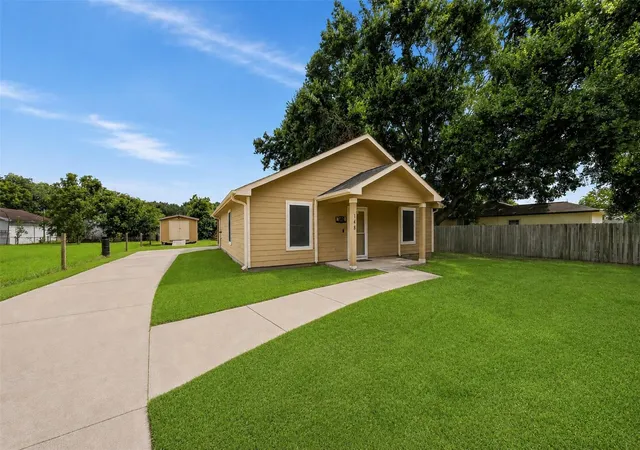 Homes for sale in Winnie, TX | 148 W Fear Rd, Winnie, TX 77665 | MLS# 75228005
