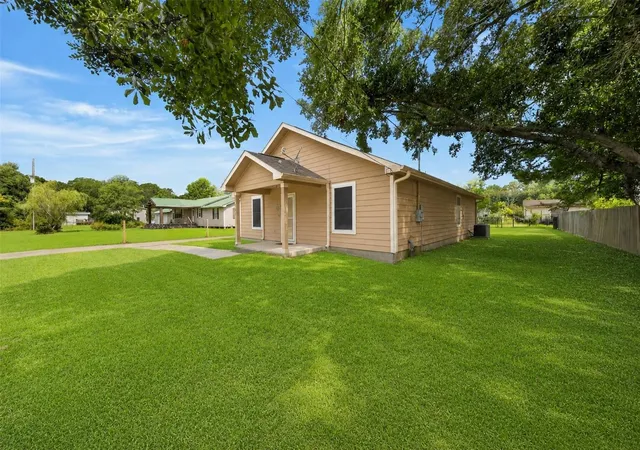 Homes for sale in Winnie, TX | 148 W Fear Rd, Winnie, TX 77665 | MLS# 75228005
