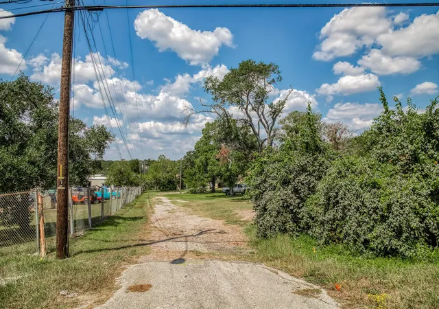 5th image of 3208 W State Hwy 21, Bryan, TX 77803 | MLS# 27739928