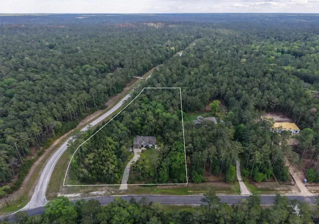 Photo 3 of Land for sale at 411 Sundog Rd, Huntsville, TX 77340 | MLS# 85578199 | Listing updated on 2026-09-10