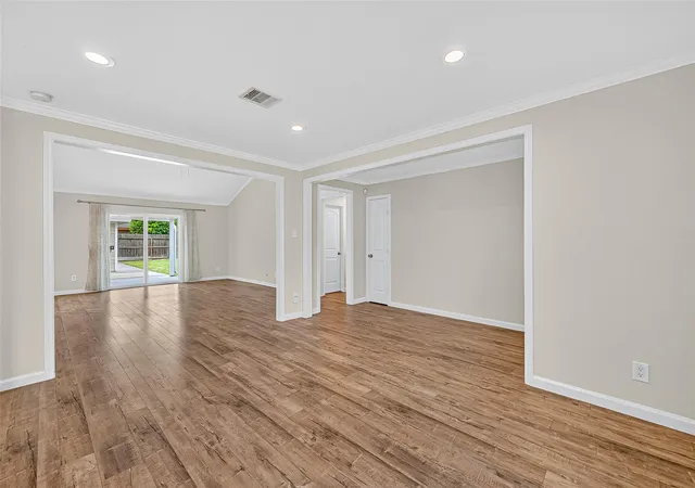 5th image of 8530 Roos Rd, Houston, TX 77036 | MLS# 23057209