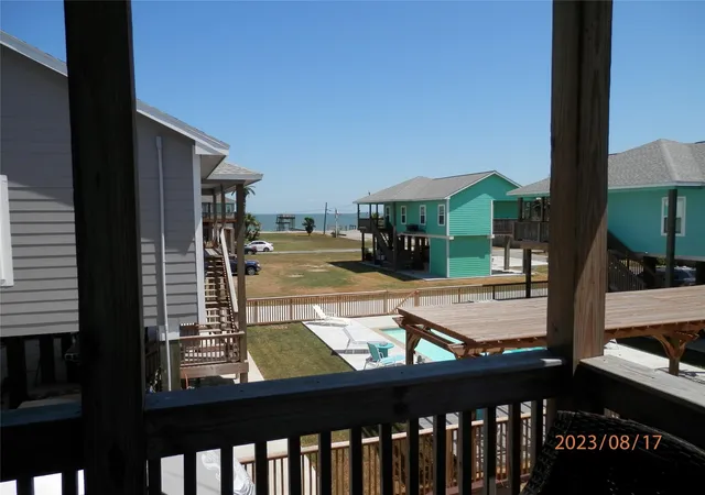 3rd image of 126 19Th St, Dickinson, TX 77539 | MLS# 25533437