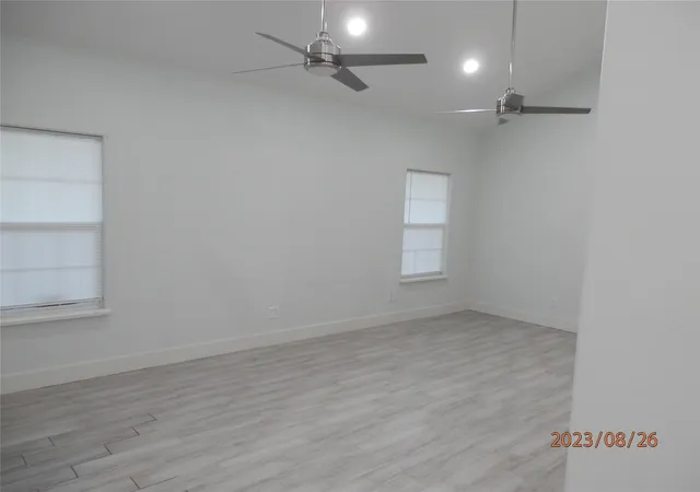 5th image of 126 19Th St, Dickinson, TX 77539 | MLS# 25533437