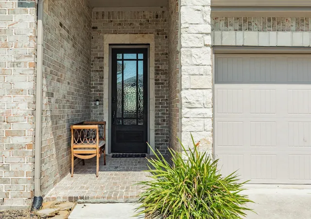 Photo 2 of Single family home for sale at 1842 Kenley Wy, Alvin, TX 77511 | MLS# 53019626 | Listing updated on 2026-10-07