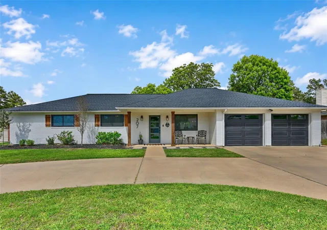Homes for sale in Bellville, TX | 207 Briar Ridge Dr, Bellville, TX 77418 | MLS# 74070184