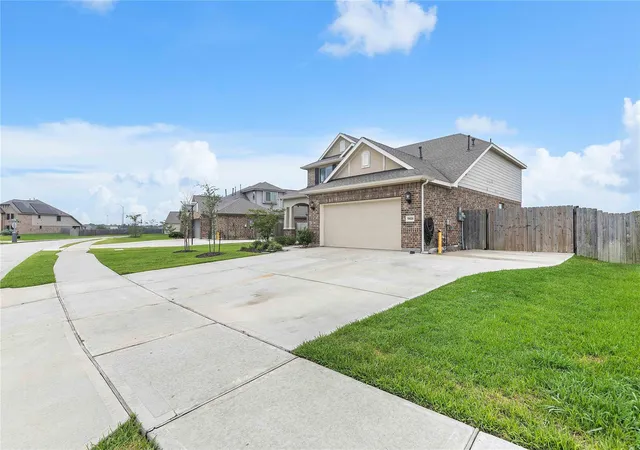 Homes for sale in Mont Belvieu, TX | 9818 Colonial Downs Dr, Mont Belvieu, TX 77523 | MLS# 28281988