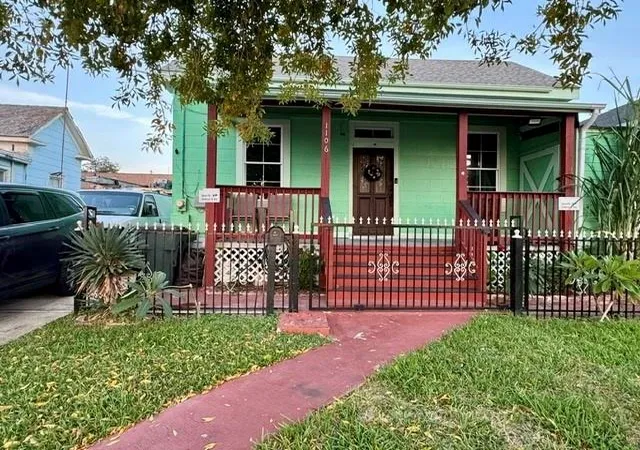 Photo 1 of Single family home for sale at 1106 40th Street, Galveston, TX 77550 | MLS# 60977318 | Listing updated on 2026-09-11