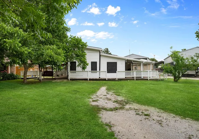 19th image of 304 Sunrise Dr, Livingston, TX 77351 | MLS# 95445924