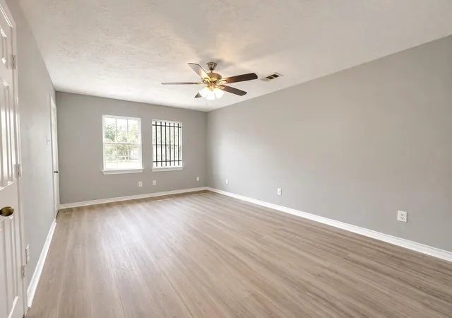 Photo 3 of Single family home for sale at 3309 Tangerine St, Houston, TX 77051 | MLS# 43145703 | Listing updated on 2026-09-12