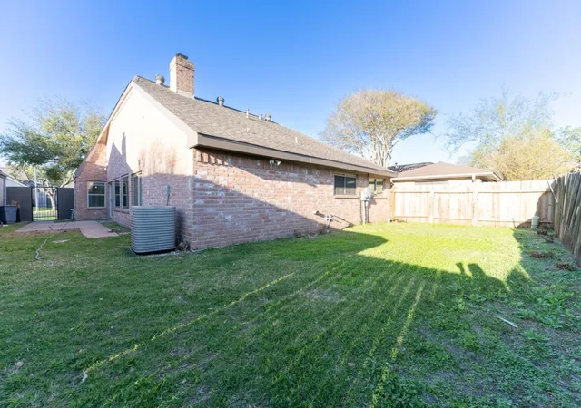 17th image of 11803 Brook Meadows Ln, Meadows Place, TX 77477 | MLS# 85168839
