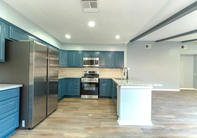 4th image of 11803 Brook Meadows Ln, Meadows Place, TX 77477 | MLS# 85168839