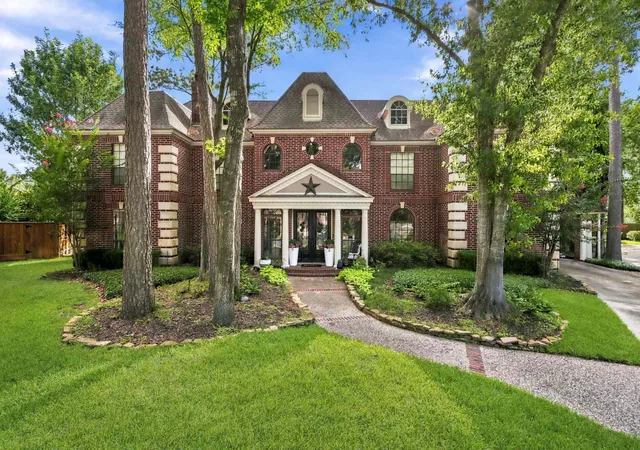 Photo 3 of Single family home for sale at 5230 Wincroft Ct, Houston, TX 77069 | MLS# 92106503 | Listing updated on 2026-07-31