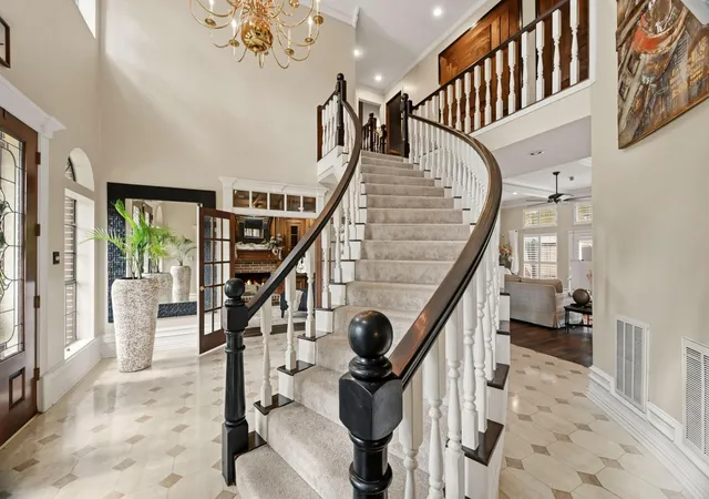 Photo 3 of Single family home for sale at 5230 Wincroft Ct, Houston, TX 77069 | MLS# 92106503 | Listing updated on 2026-07-31