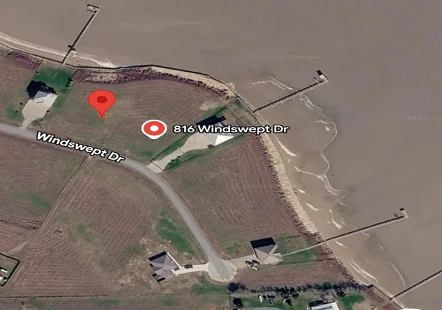 3rd image of 803 Windswept Dr, Port Lavaca, TX 77979 | MLS# 65101891