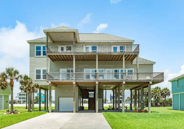 Photo 4 of Single family home for sale at 18502 E De Vaca, Galveston, TX 77554 | MLS# 28835494 | Listing updated on 2026-10-07