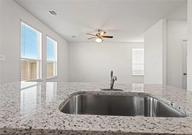 5th image of 814 Stoney Point Ln, Dayton, TX 77535 | MLS# 29932995