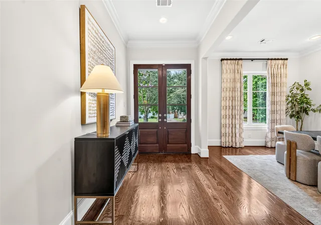 Photo 3 of Single family home for sale at 5216 Locust St, Bellaire, TX 77401 | MLS# 29421898 | Listing updated on 2026-09-19