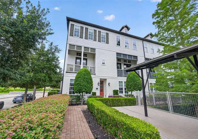Photo 2 of Townhouse for sale at 2964 Rusk St, Houston, TX 77003 | MLS# 82132635 | Listing updated on 2026-08-21
