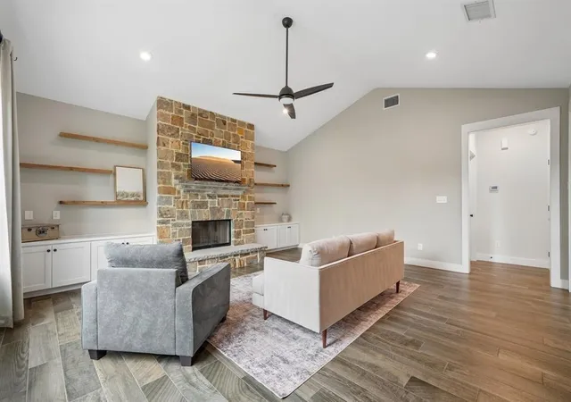 Photo 2 of Single family home for sale at 190 Magnolia Meadow, Canyon Lake, TX 78133 | MLS# 94716261 | Listing updated on 2026-09-05