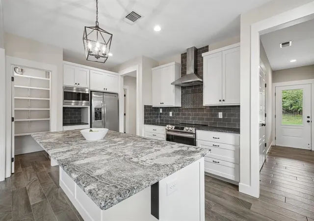 Photo 4 of Single family home for sale at 190 Magnolia Meadow, Canyon Lake, TX 78133 | MLS# 94716261 | Listing updated on 2026-09-05