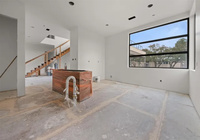 5th image of 5030 Braesheather Dr, Houston, TX 77096 | MLS# 2844560