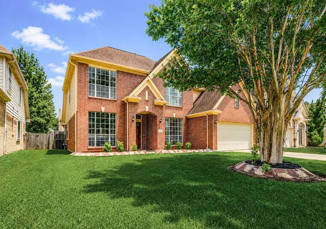Photo 2 of Single family home for sale at 155 Perfidia Dr, Houston, TX 77015 | MLS# 76728927 | Listing updated on 2026-09-16