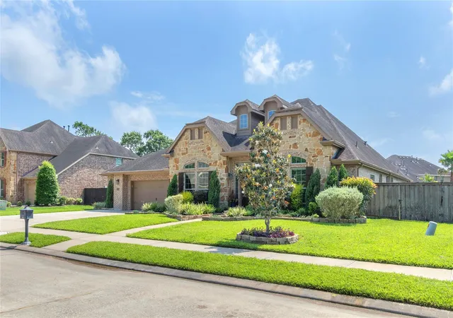 2nd image of 403 Old Orchard Wy, Dickinson, TX 77539 | MLS# 23817495