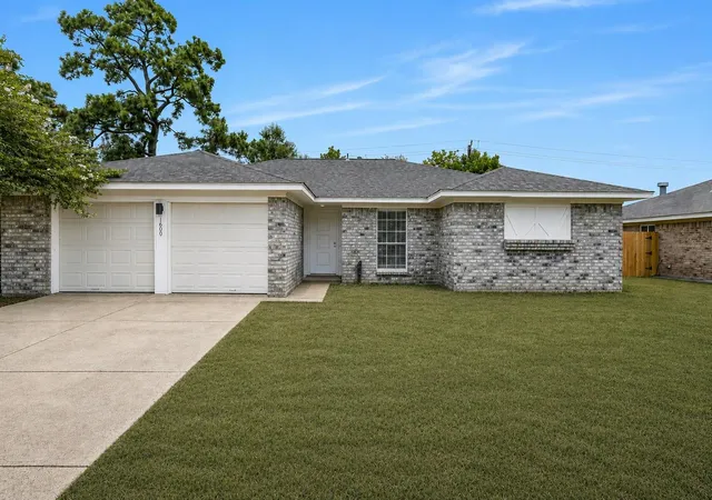 Photo 1 of Single family home for sale at 1600 Broken Arrow St, Baytown, TX 77521 | MLS# 92365559 | Listing updated on 2026-09-28
