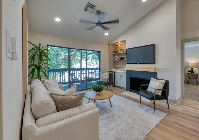 2nd image of 2829 Timmons Ln, Houston, TX 77027