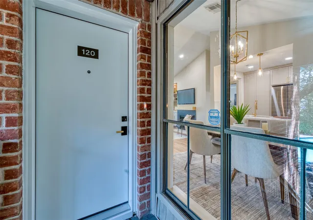 3rd image of 2829 Timmons Ln, Houston, TX 77027